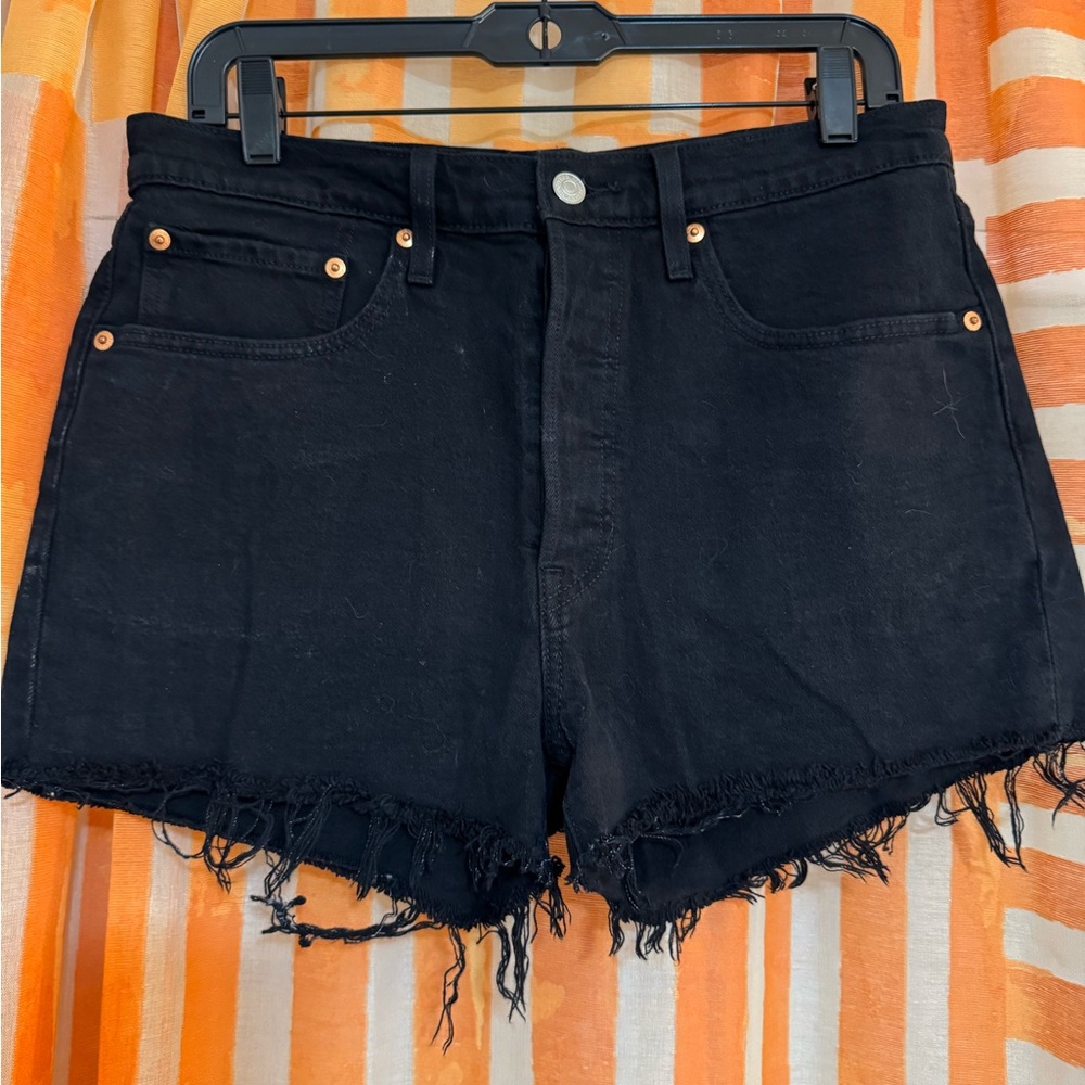 Levi's Womens 501 High-Rise Shorts Black Heart 30 2.5